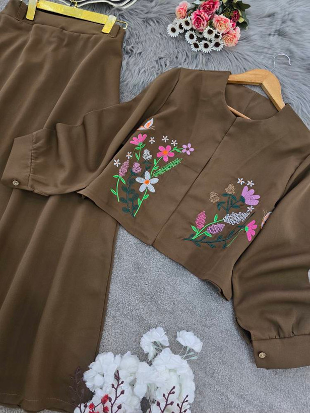 ست شومیز دامن زنانه گلدوزی شده